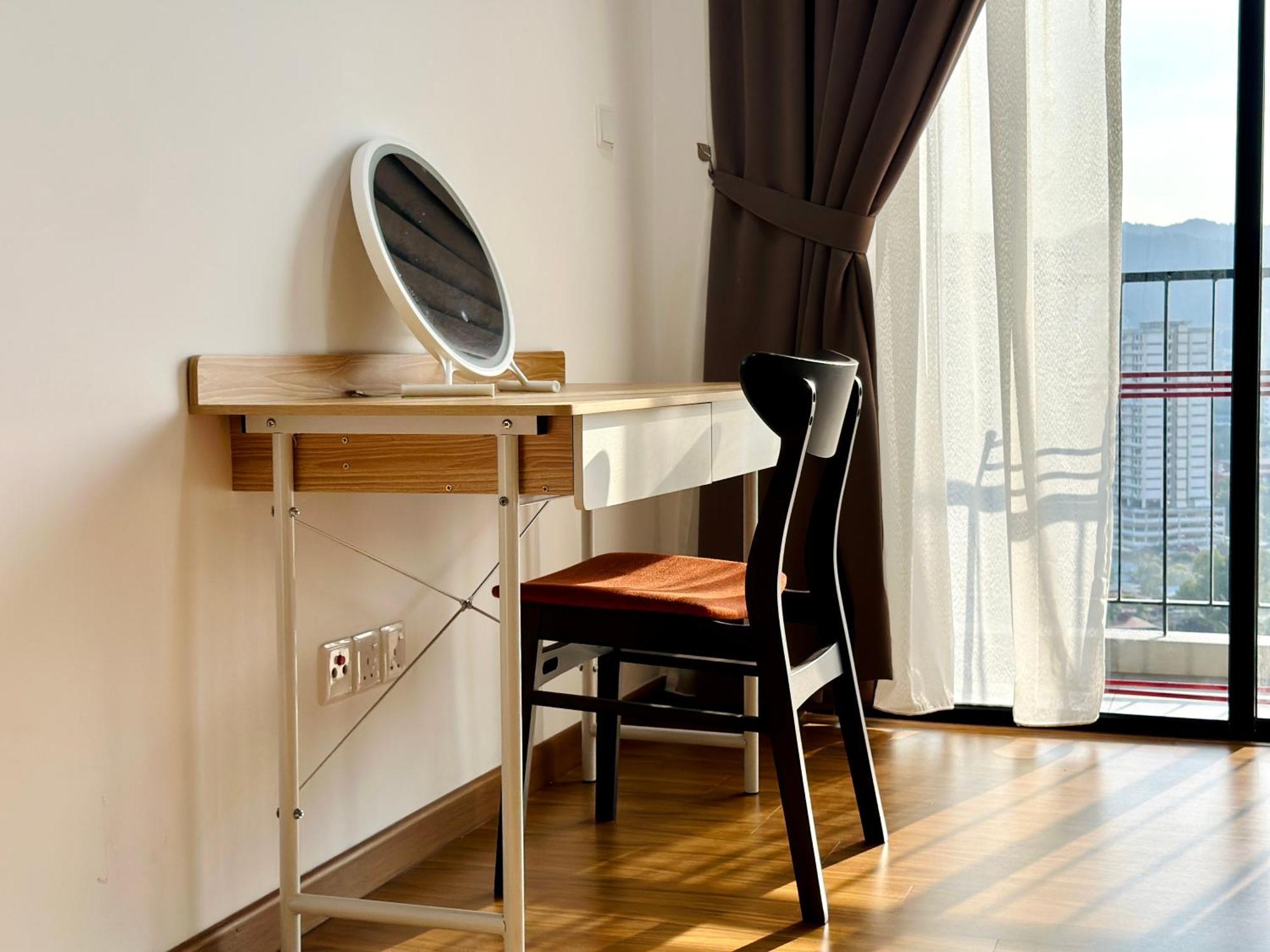 New 2Br Georgetown Warm And Lovely Homestay 10Pax-无敌美景两房民宿 Beacon Executive Suite Екстер'єр фото