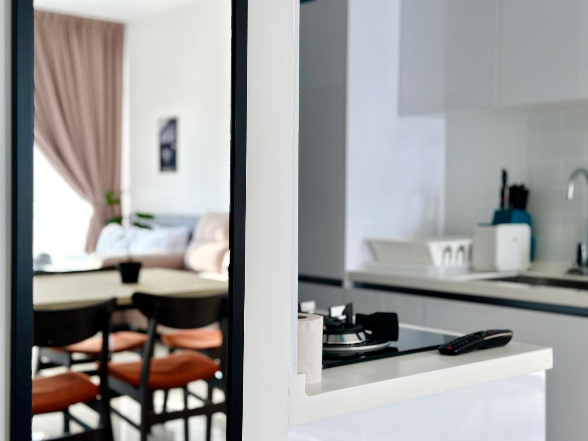 New 2Br Georgetown Warm And Lovely Homestay 10Pax-无敌美景两房民宿 Beacon Executive Suite Екстер'єр фото