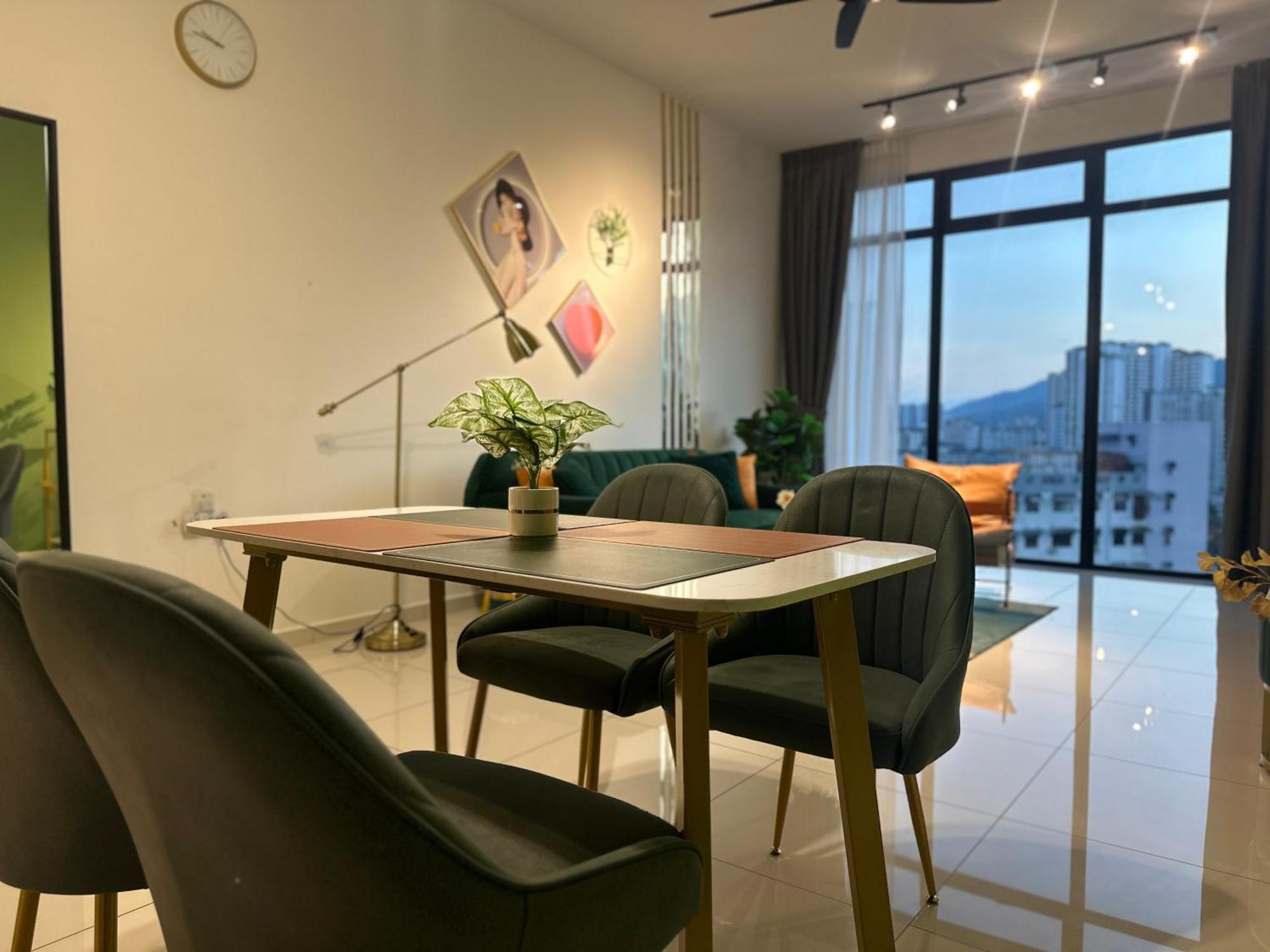 New 2Br Georgetown Warm And Lovely Homestay 10Pax-无敌美景两房民宿 Beacon Executive Suite Екстер'єр фото