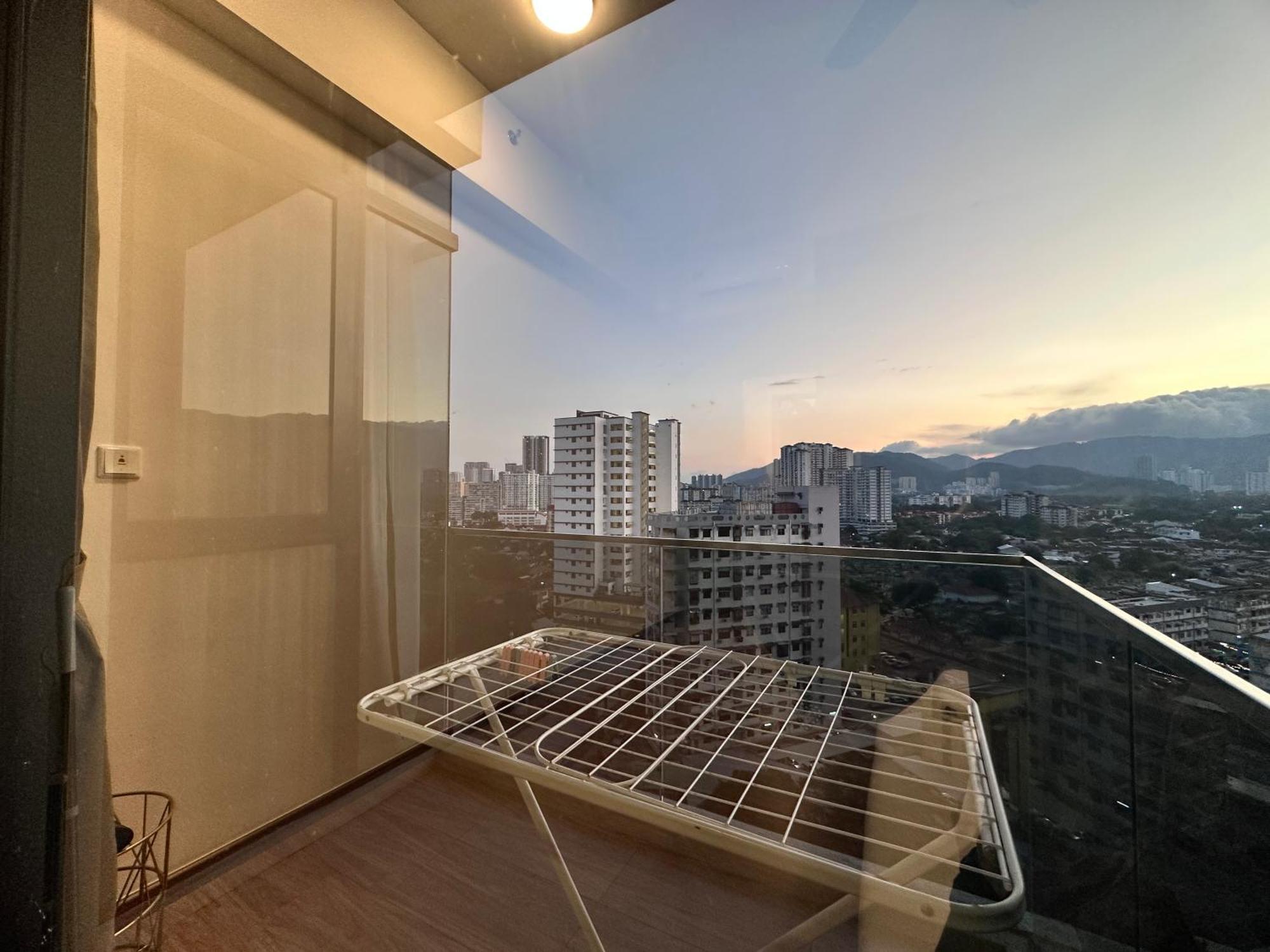New 2Br Georgetown Warm And Lovely Homestay 10Pax-无敌美景两房民宿 Beacon Executive Suite Екстер'єр фото